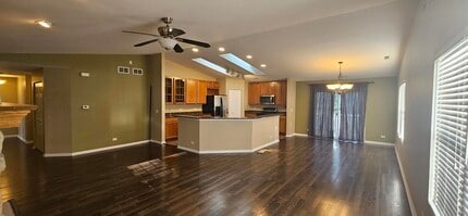 2625 Christie Dr in Algonquin, IL - Building Photo - Building Photo