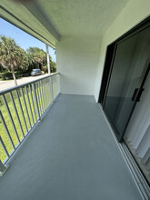 235 Croton Ave in Lantana, FL - Foto de edificio - Building Photo