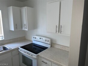 2243 Euclid Ave in Ft. Myers, FL - Building Photo - Building Photo