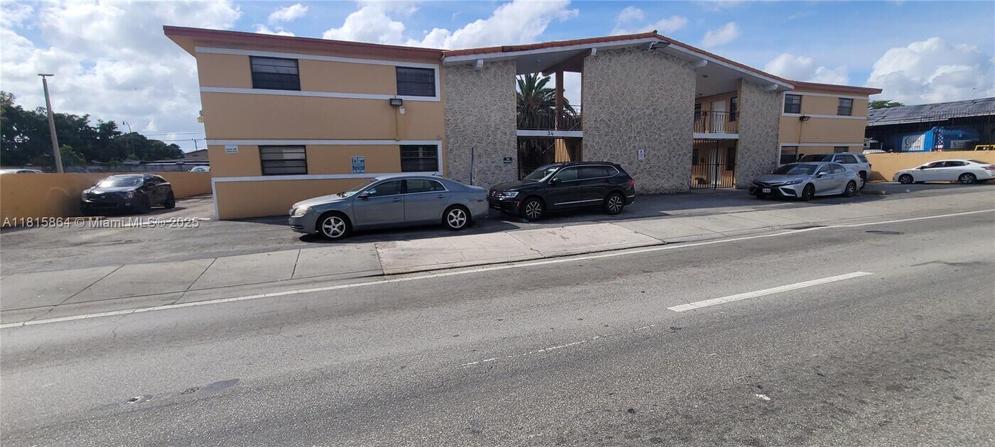 34 E 21st St in Hialeah, FL - Building Photo