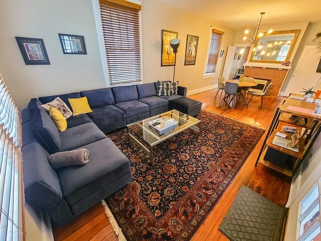 property at 1809 N Dupre St
