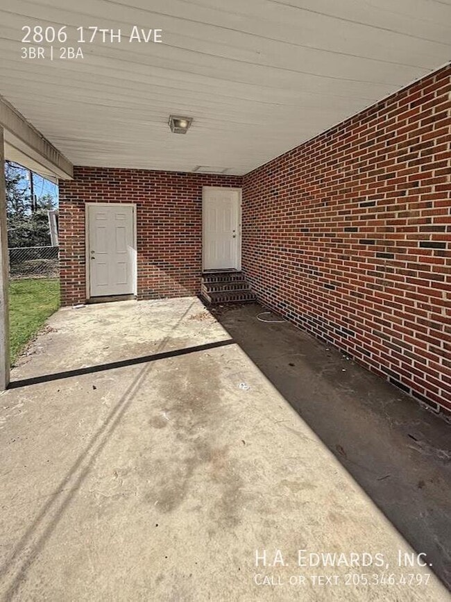 2806 17th Ave in Northport, AL - Building Photo - Building Photo