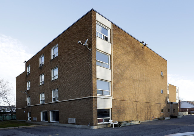 1030 Du Pere Charlebois Ave in Ottawa, ON - Building Photo - Building Photo