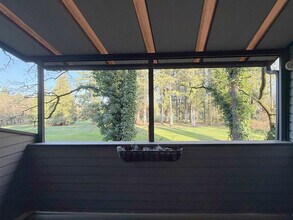 8949 SW Fairview Pl in Portland, OR - Foto de edificio - Building Photo