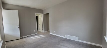 8057 Meadow Ave in Warren, MI - Building Photo - Building Photo