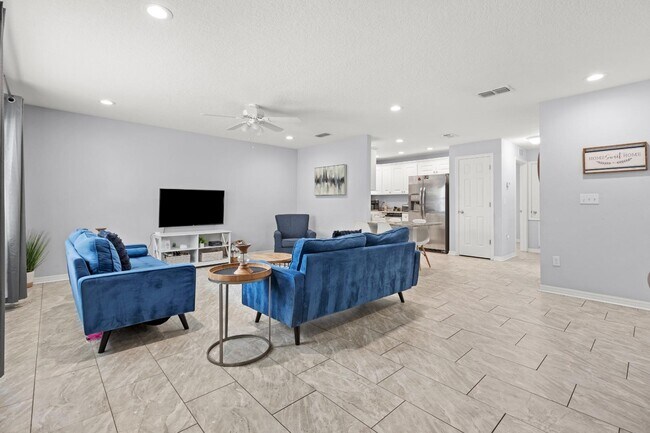 37762 Kelly B Ct in Zephyrhills, FL - Building Photo - Building Photo