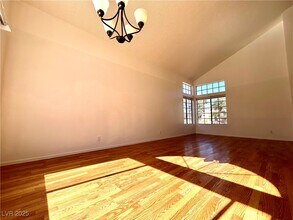 425 Pemberry Cir in Las Vegas, NV - Building Photo - Building Photo