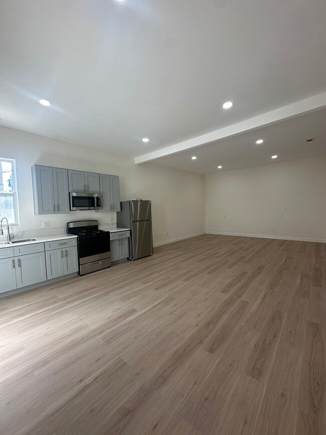 1223 Elden Ave, Unit C in Los Angeles, CA - Building Photo - Building Photo