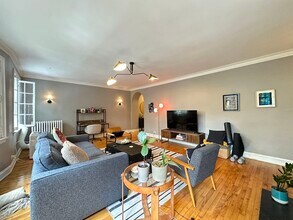 5517 N Kenmore Ave, Unit A05W in Chicago, IL - Foto de edificio - Building Photo