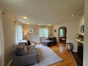 14327 36th Ave NE in Seattle, WA - Building Photo - Building Photo
