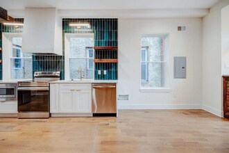 2835 Diamond Dr in Philadelphia, PA - Foto de edificio - Building Photo