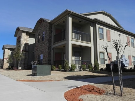 Pioneer Crossing Apartments in Mineral Wells, TX - Building Photo