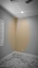 6048 Moonlight Dr in Las Vegas, NV - Building Photo - Building Photo