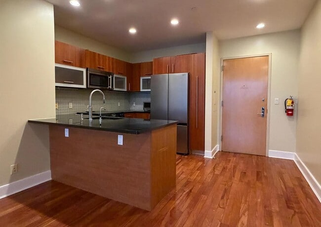 8125 River Rd in North Bergen, NJ - Building Photo - Building Photo