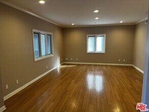 5560 Buffalo Ave in Los Angeles, CA - Building Photo - Building Photo