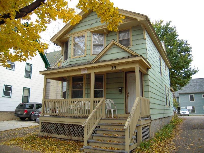 19 N Bassett St in Madison, WI - Foto de edificio