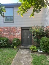 715 W Tyler St in Ennis, TX - Building Photo - Building Photo