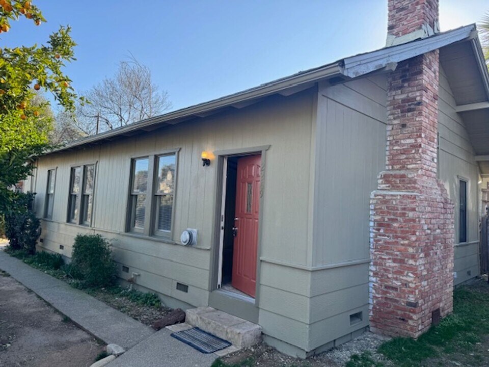 2269 Butte St in Redding, CA - Building Photo