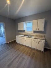 5712 Hosmer Ave in Cleveland, OH - Building Photo - Building Photo