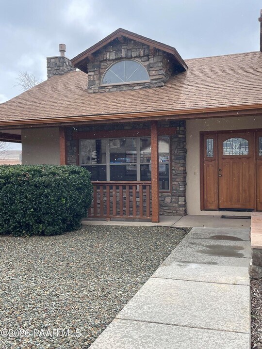 2575 Solar View Dr in Chino Valley, AZ - Building Photo