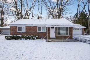 28555 Stuart Ave in Southfield, MI - Building Photo