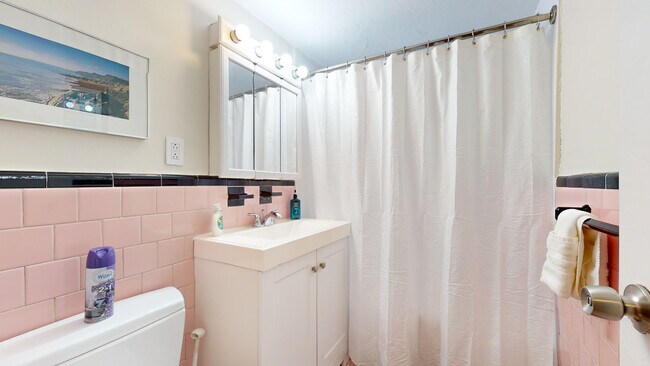 79 Chestnut St, Unit 1 B