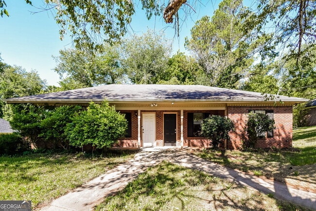 property at 320 Freeport Dr