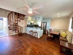 121 36th St in Newport Beach, CA - Building Photo - Building Photo