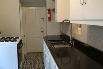 612 W California Ave, Unit 2 in Urbana, IL - Building Photo - Building Photo