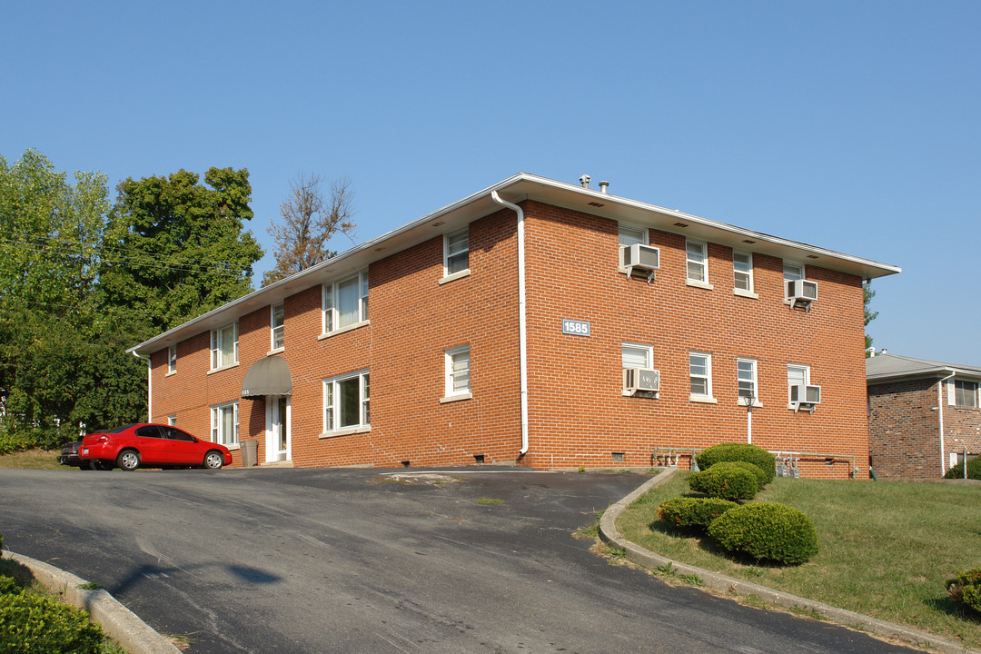 1985 Alexandria Dr in Lexington, KY - Foto de edificio