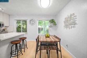 2560 Walnut Blvd in Walnut Creek, CA - Building Photo - Building Photo