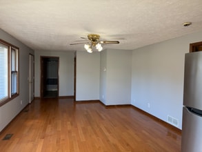 2315 Manchester Ave SW in Massillon, OH - Building Photo - Building Photo