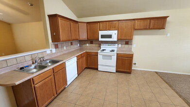 6535 93rd St in Lubbock, TX - Foto de edificio - Building Photo