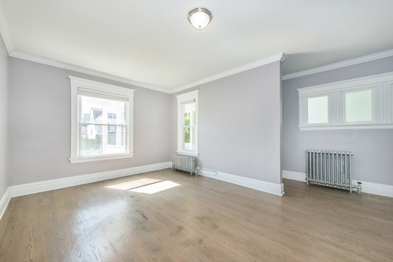 233 Glenwood Ave in East Orange, NJ - Building Photo