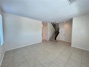 1306 Tempo St in Henderson, NV - Foto de edificio - Building Photo