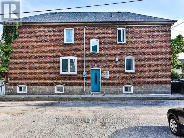 36-36 Second St in Toronto, ON - Building Photo - Building Photo