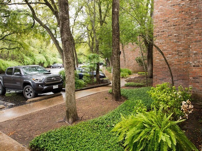 property at 3839 Dry Creek Dr