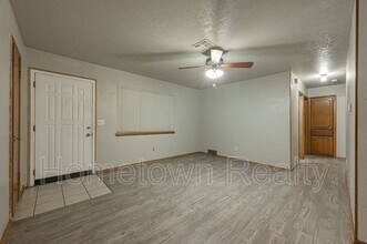 1332 SW 63rd St in Oklahoma City, OK - Building Photo - Building Photo