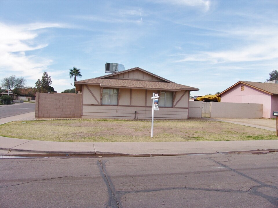1136 N 61st Ave in Phoenix, AZ - Building Photo