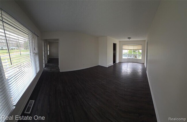 25825 Sierra Dr in Novi, MI - Building Photo - Building Photo