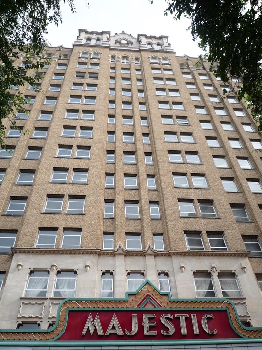 Towers at the Majestic in San Antonio, TX - Building Photo