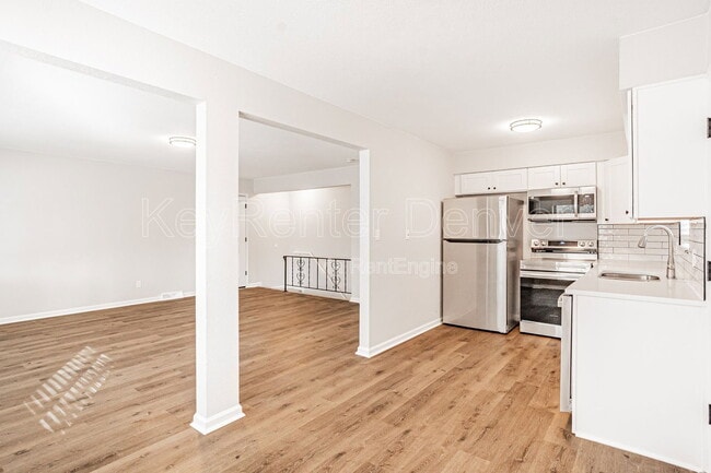 property at 4762 S Acoma St