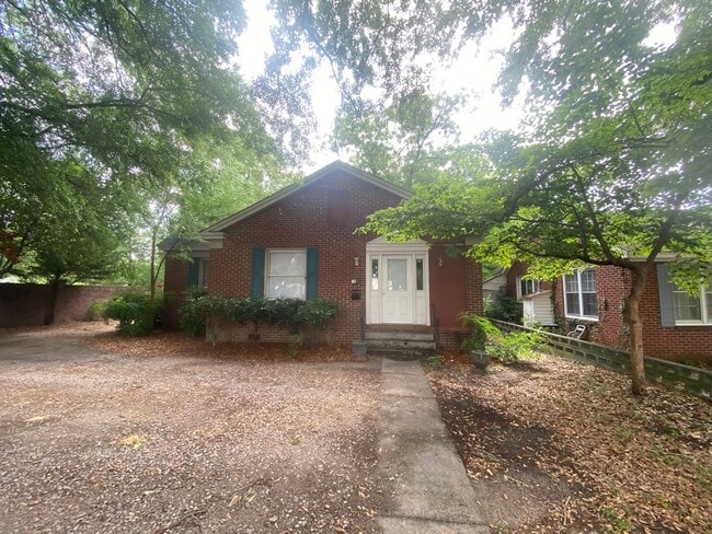 property at 424 S Holly St