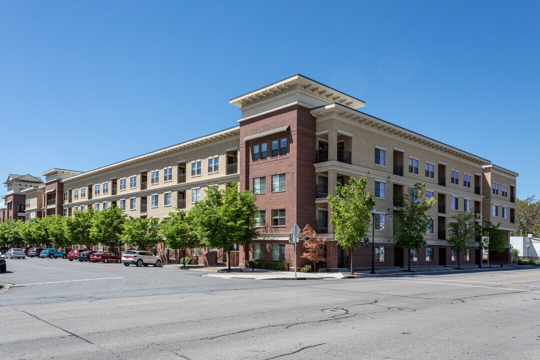 Liberty Center in Provo, UT - Foto de edificio