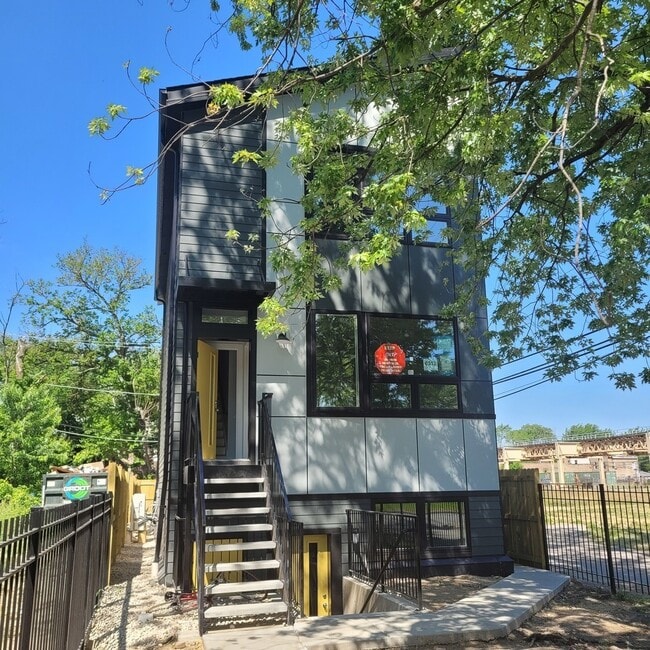 property at 6312 S Rhodes Ave