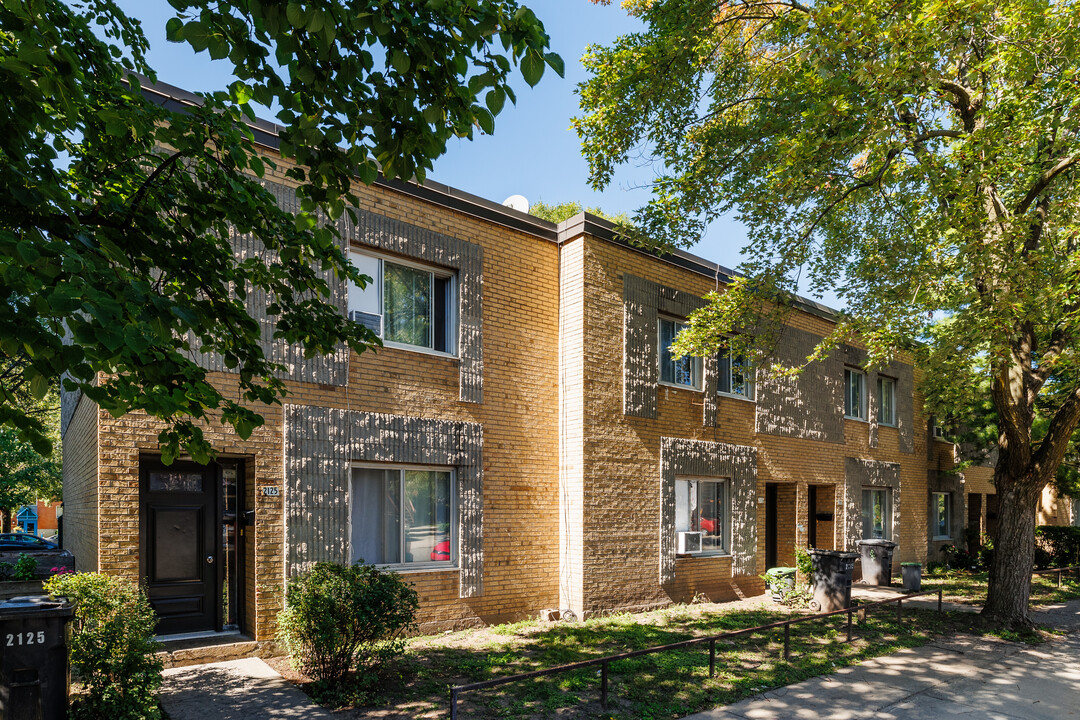 2095 Delisle Rue in Montréal, QC - Building Photo