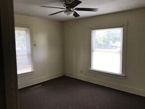 273 Belmont St NW in Warren, OH - Building Photo - Building Photo