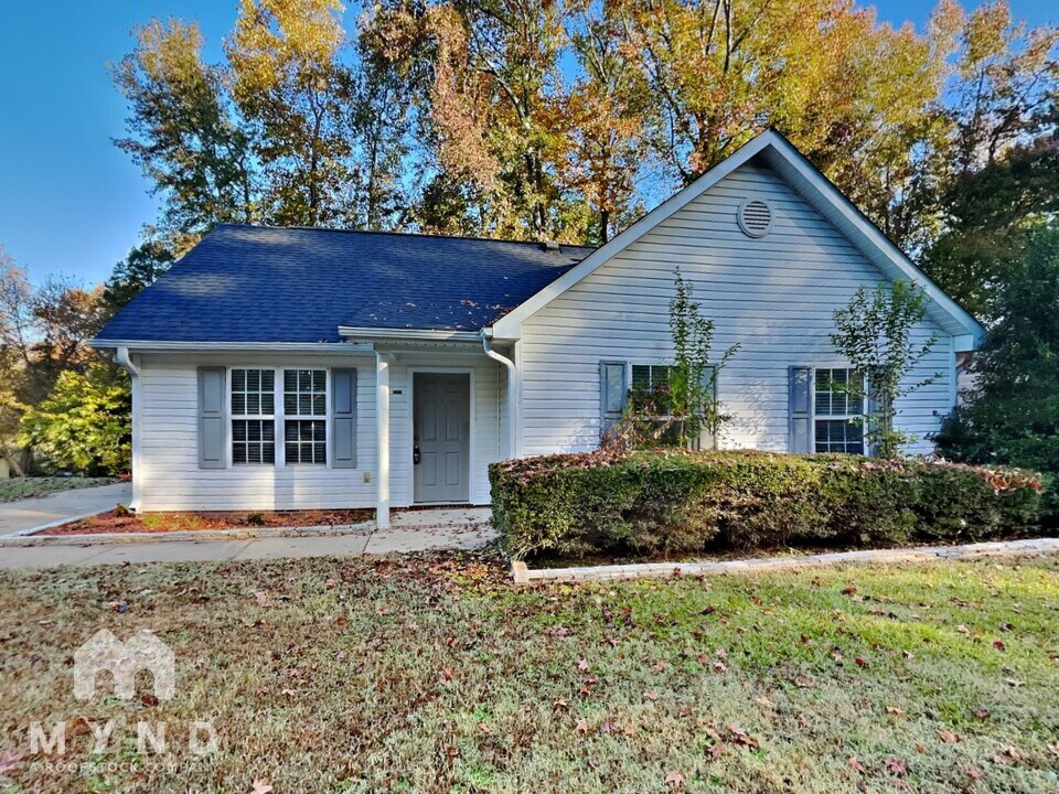1208 Rushing St in Monroe, NC - Building Photo