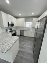 621-623 W Elm St in Denison, TX - Building Photo - Building Photo