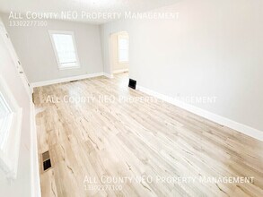 451 Lucy St in Akron, OH - Building Photo - Building Photo